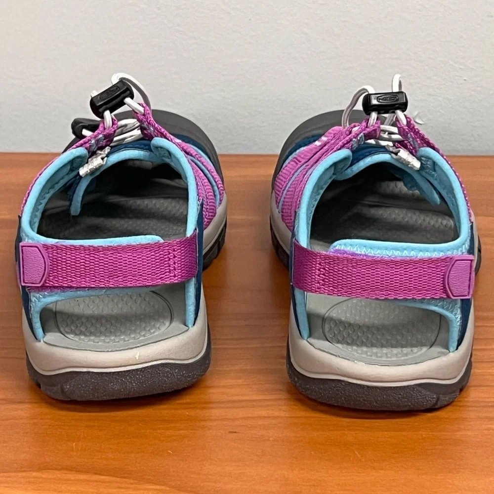 NIB Keen Big Kids' Newport Boundless Pink and Blue Closed Toe Sandals Sz 4